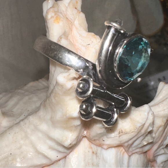 Modern Blue Topaz handmade 925 statement Ring - Picture 7 of 15